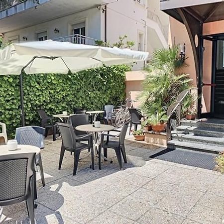 Hotel Iride Suite & Breakfast- Ideale Per Famiglie E Coppie Riccione Luaran gambar