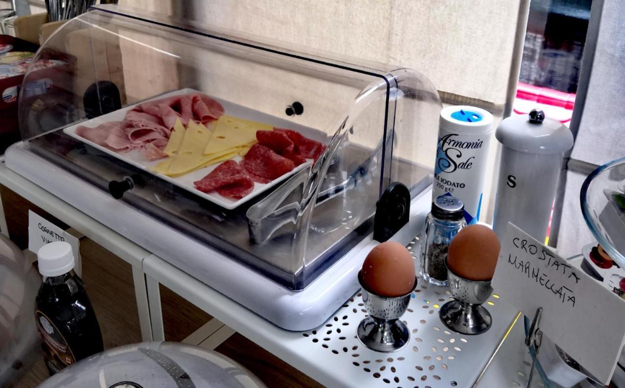 Hotel Iride Suite & Breakfast- Ideale Per Famiglie E Coppie Riccione Luaran gambar