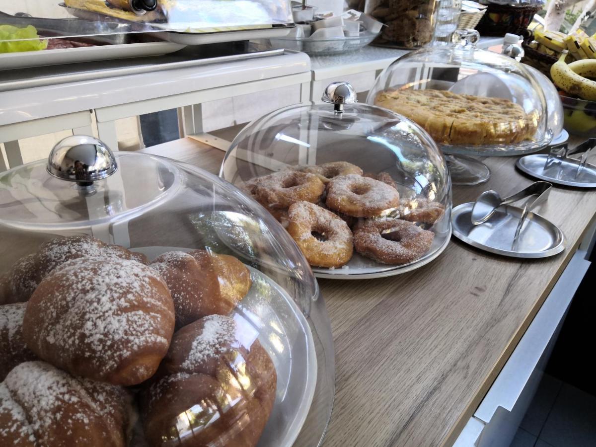 Hotel Iride Suite & Breakfast- Ideale Per Famiglie E Coppie Riccione Luaran gambar