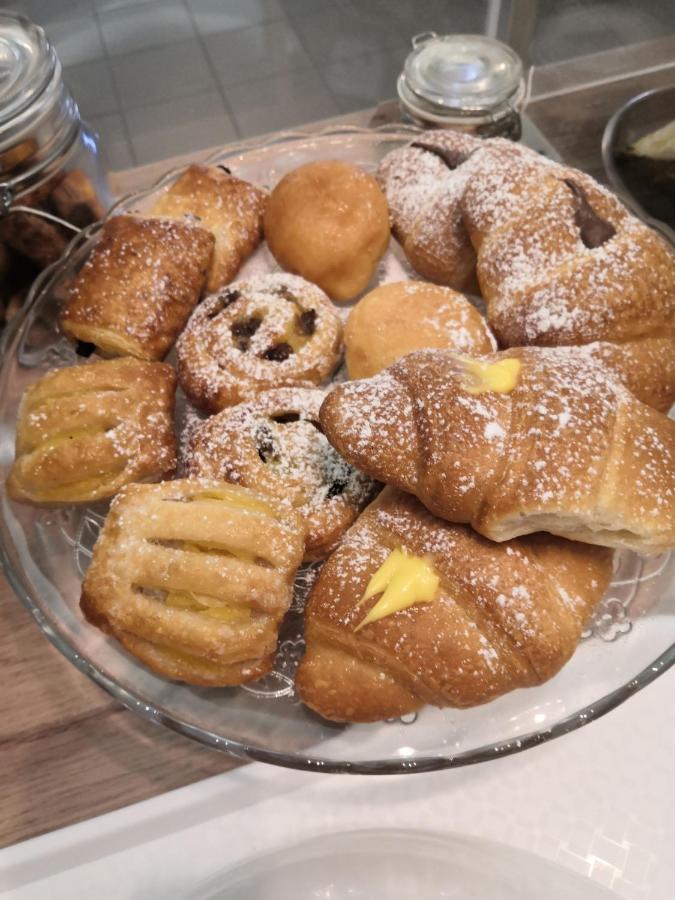 Hotel Iride Suite & Breakfast- Ideale Per Famiglie E Coppie Riccione Luaran gambar