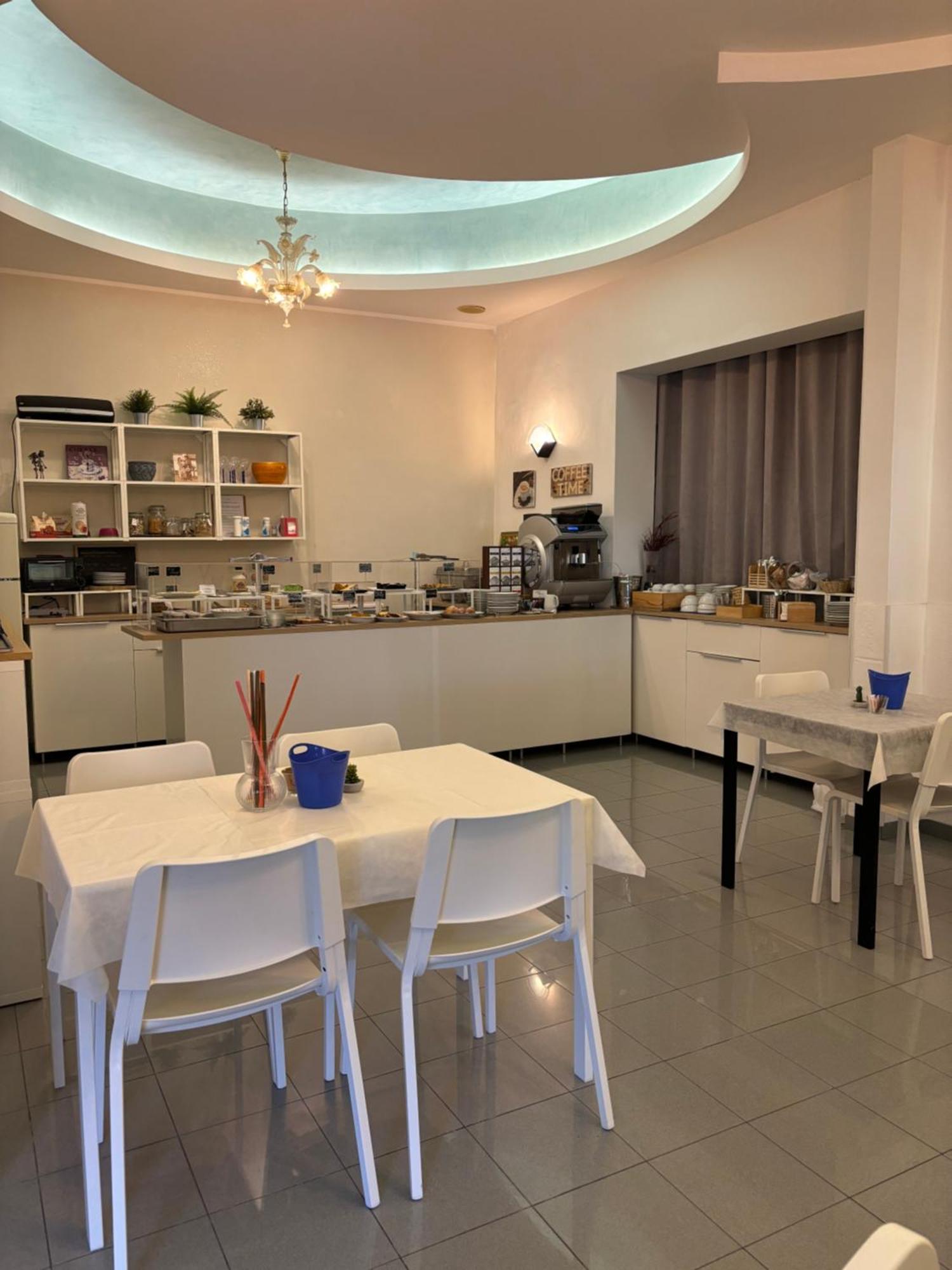 Hotel Iride Suite & Breakfast- Ideale Per Famiglie E Coppie Riccione Luaran gambar