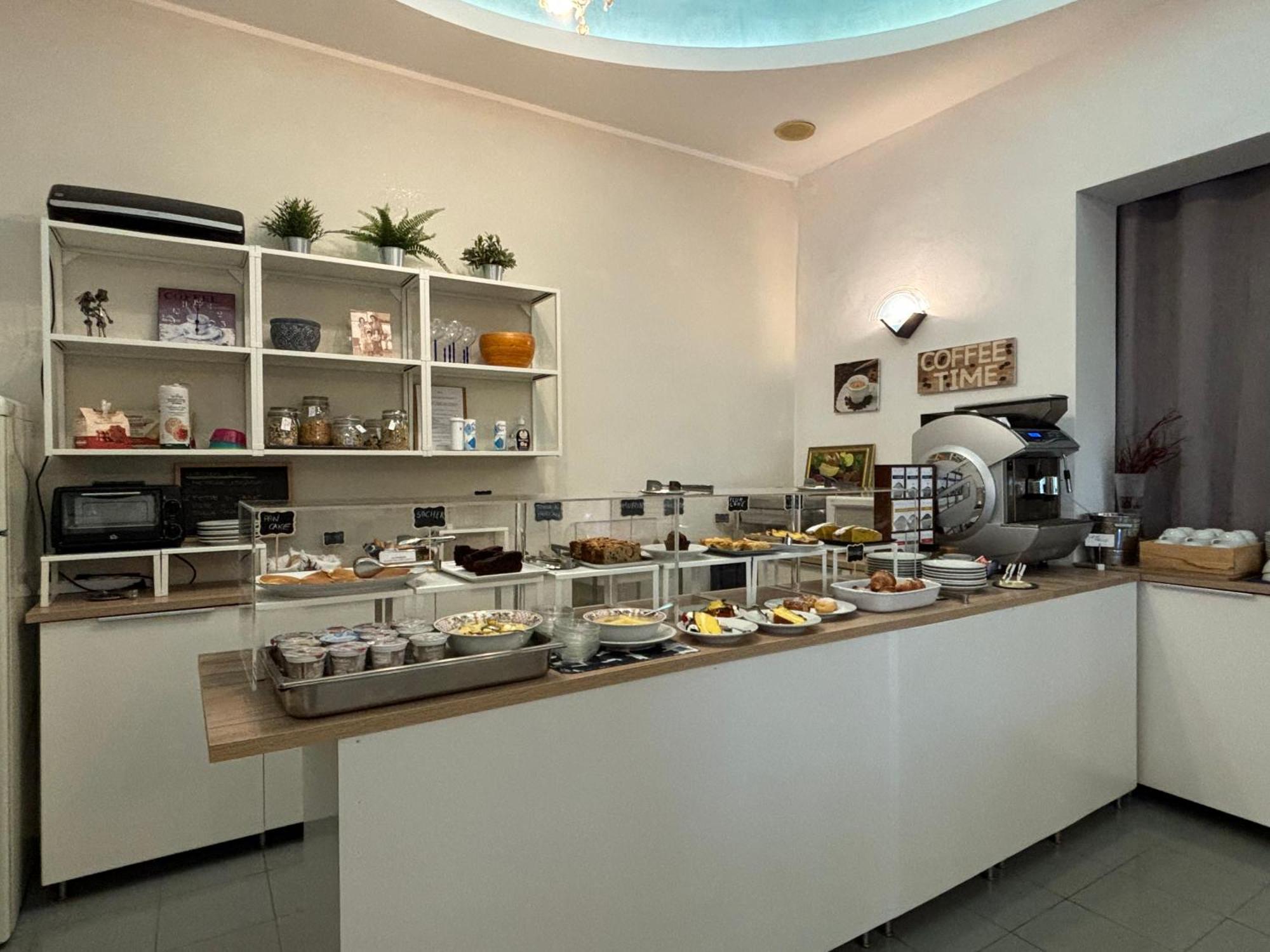 Hotel Iride Suite & Breakfast- Ideale Per Famiglie E Coppie Riccione Luaran gambar