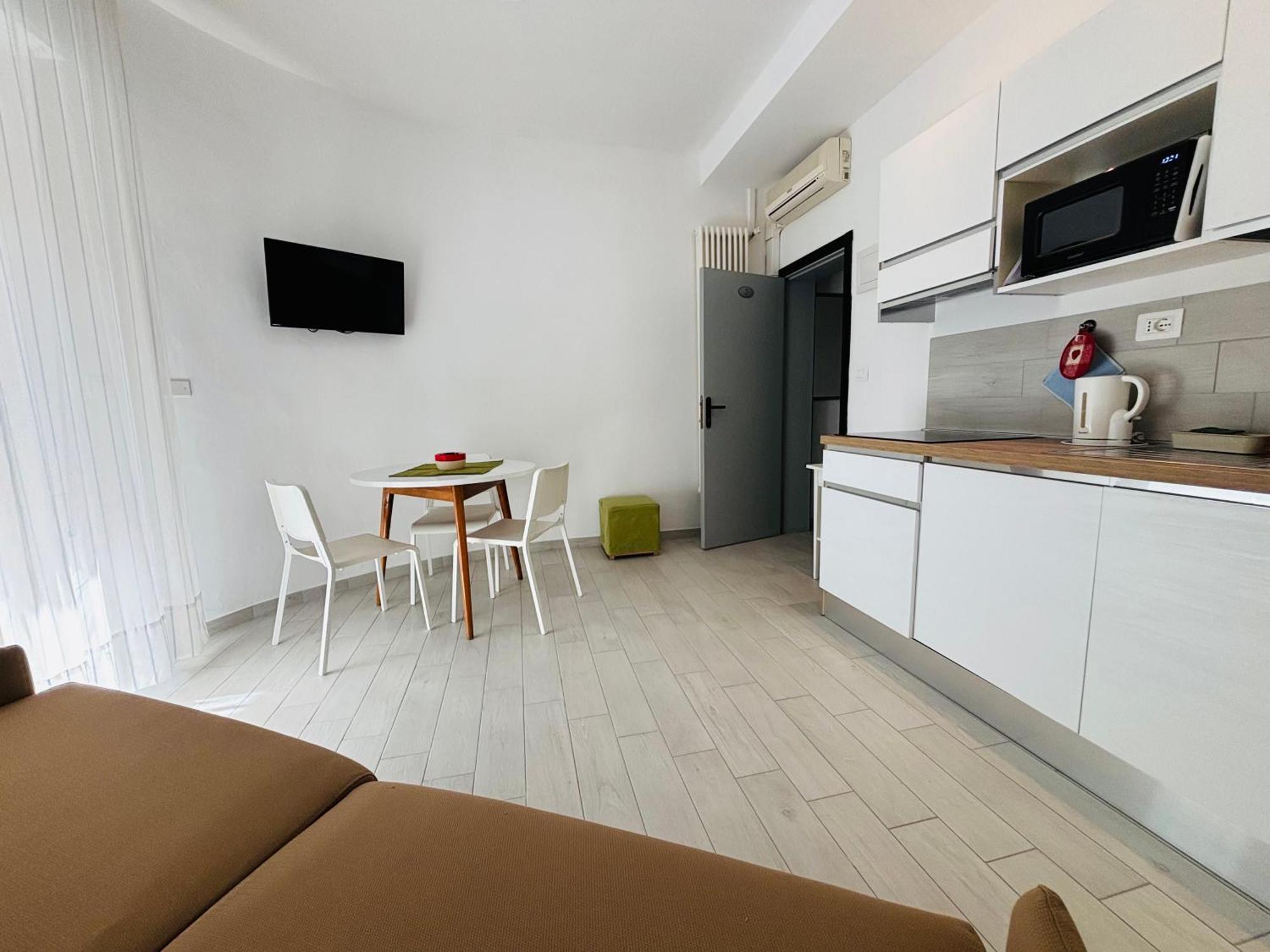Hotel Iride Suite & Breakfast- Ideale Per Famiglie E Coppie Riccione Luaran gambar