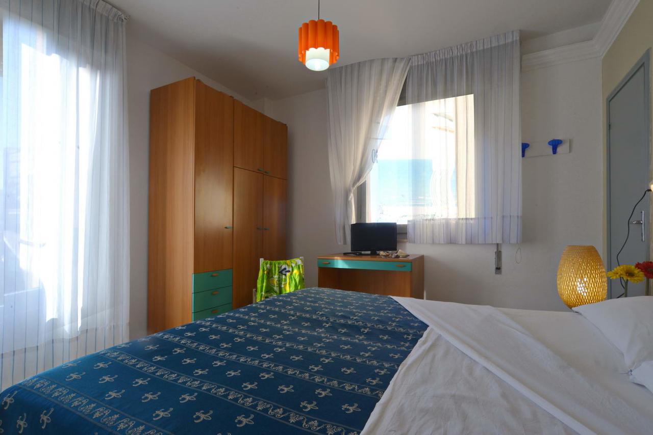 Hotel Iride Suite & Breakfast- Ideale Per Famiglie E Coppie Riccione Luaran gambar